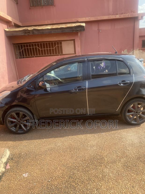 Toyota Vitz 1.3 AWD 3dr 2009 Black