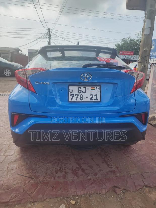 Toyota C-HR XLE Prermium FWD (2.0L 4cyl 2AM) 2018 Blue