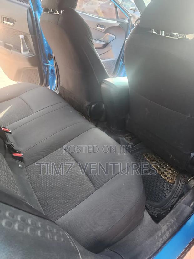 Toyota C-HR XLE Prermium FWD (2.0L 4cyl 2AM) 2018 Blue