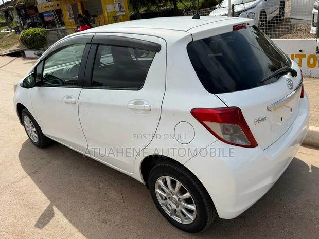 Toyota Vitz 1.3 AWD 5dr 2013 White