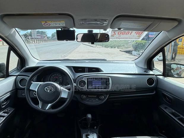 Toyota Vitz 2013 Black