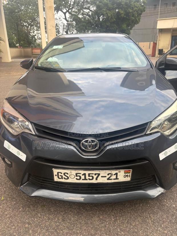 Toyota Corolla LE 4dr Sedan (1.8L 4cyl CVT) 2015 Gray