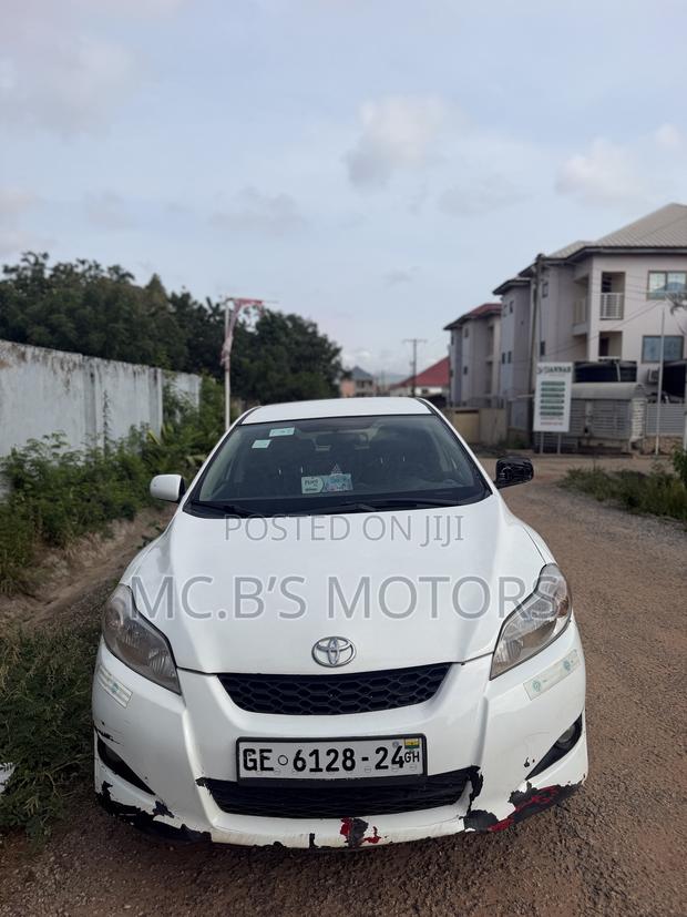 Toyota Matrix 2011 White