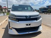 Toyota Voxy V 4WD 8-Seater 2015 White for sale