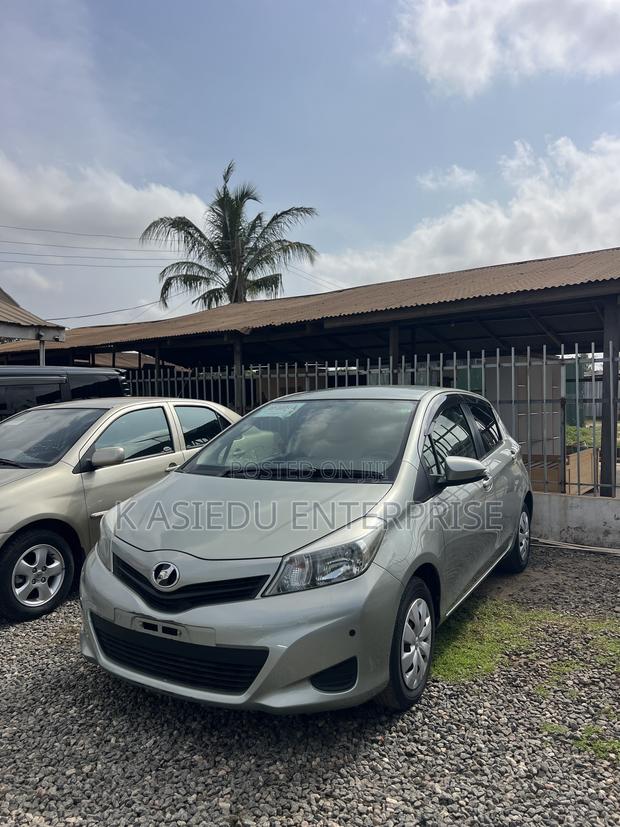Toyota Vitz 1.3 AWD 3dr 2013 Silver