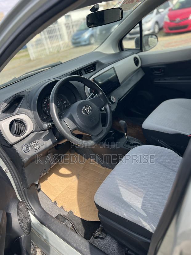 Toyota Vitz 1.3 AWD 3dr 2013 Silver