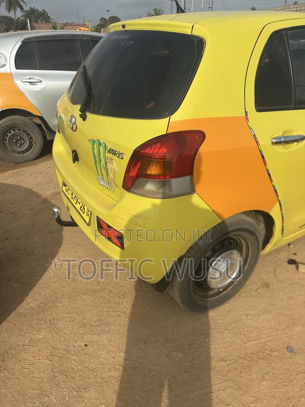 Toyota Yaris Base Hatchback 3dr 2010 Yellow