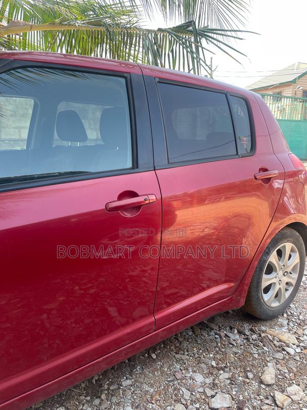 Suzuki Swift 2012 Red