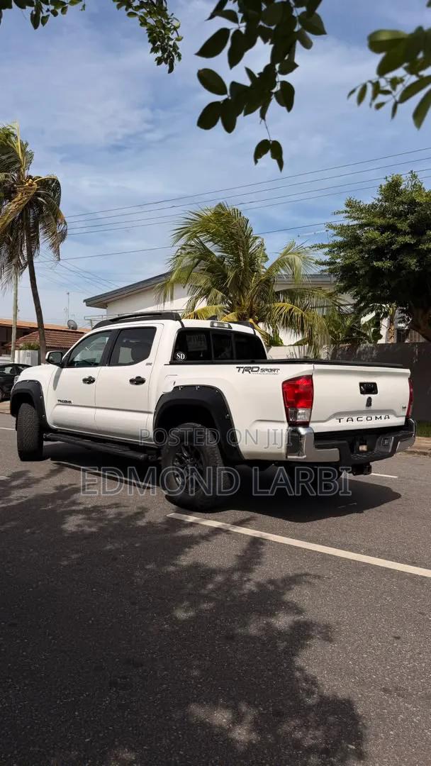 Toyota Tacoma 2017 White