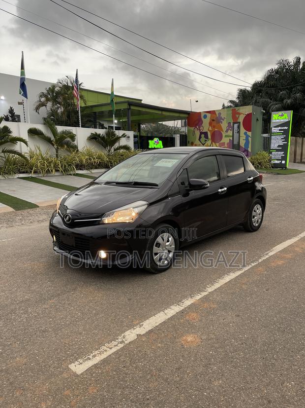 Toyota Vitz 1.3 FWD 5dr 2015 Burgundy