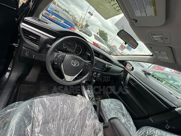 Toyota Corolla 2016 Black