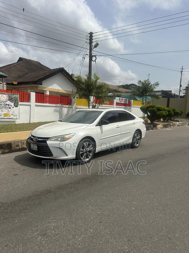 Toyota Camry XLE 4dr Sedan (2.5L 4cyl 6A) 2016 White