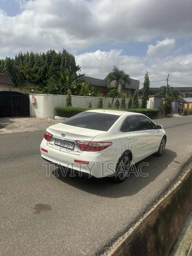 Toyota Camry XLE 4dr Sedan (2.5L 4cyl 6A) 2016 White