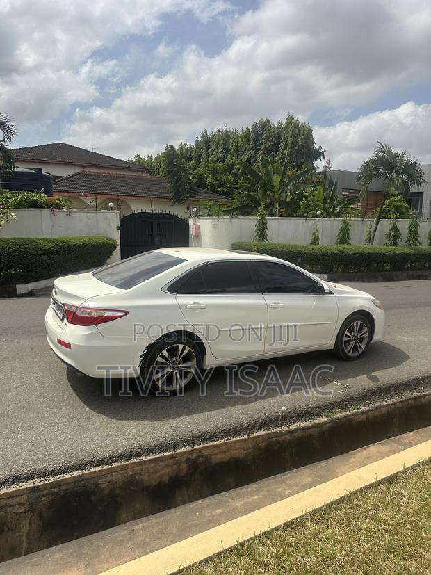 Toyota Camry XLE 4dr Sedan (2.5L 4cyl 6A) 2016 White