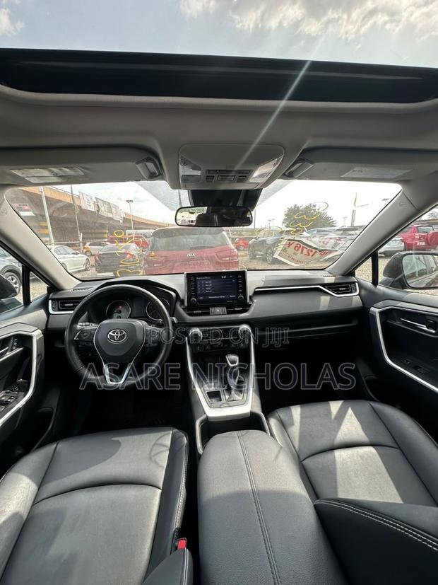 Toyota RAV4 2022 Black