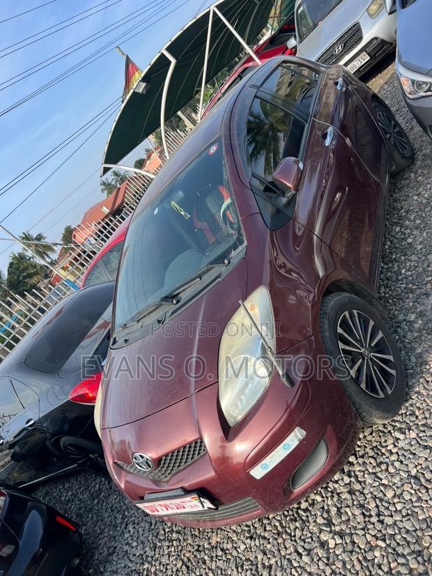 Toyota Vitz 1.3 AWD 3dr 2010 Brown