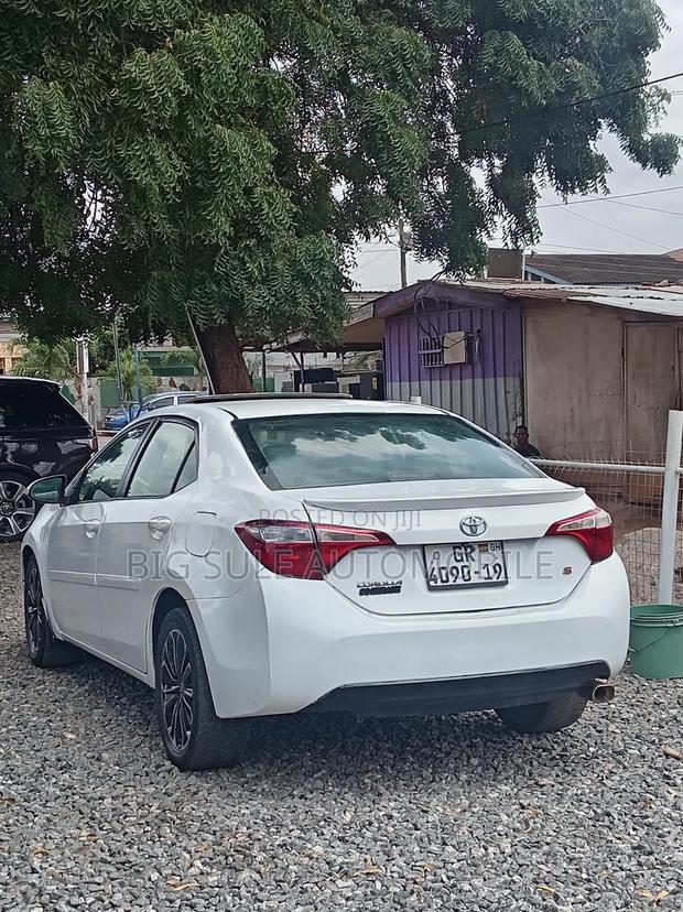 Toyota Corolla S 4dr Sedan (1.8L 4cyl CVT) 2015 White