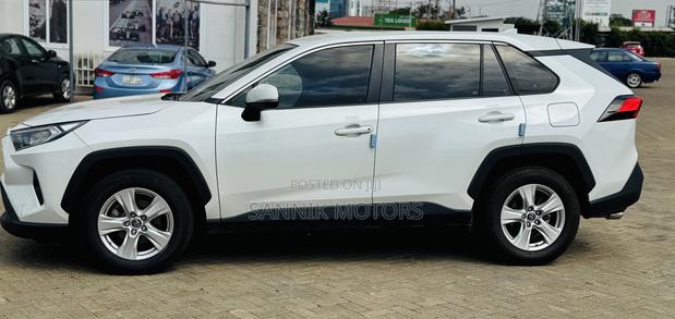 Toyota RAV4 LE AWD 2023 White