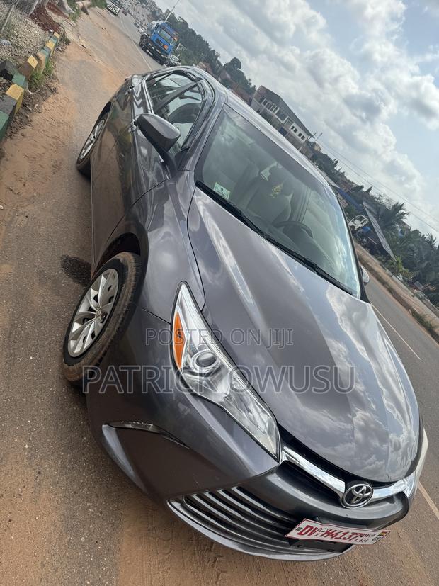 Toyota Camry 2016 Gray