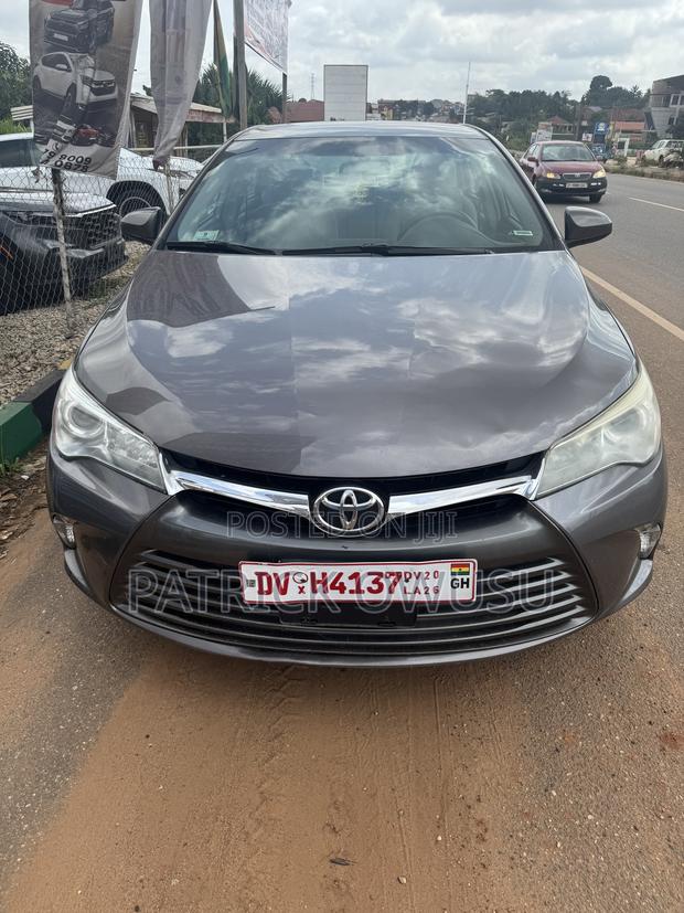 Toyota Camry 2016 Gray