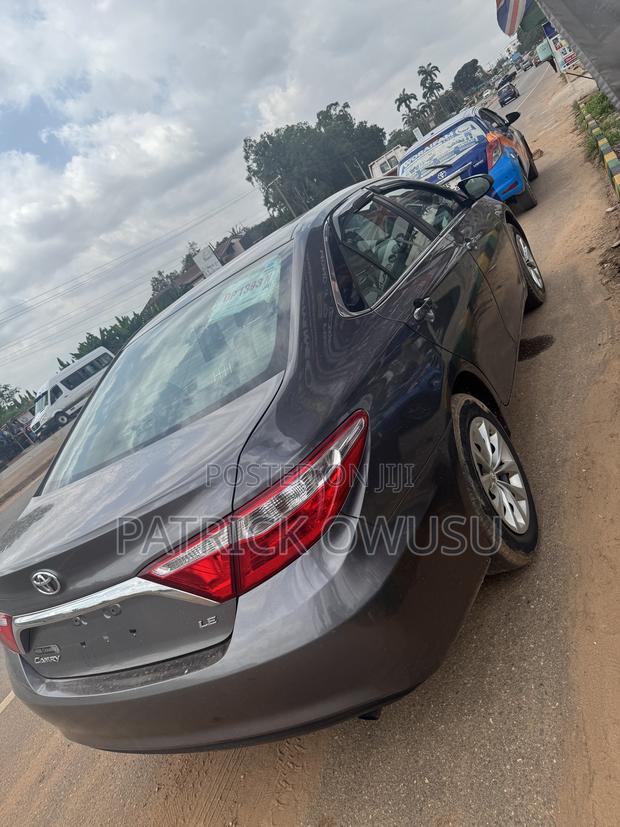 Toyota Camry 2016 Gray