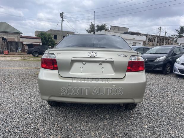 Toyota Vios 2010 Gold