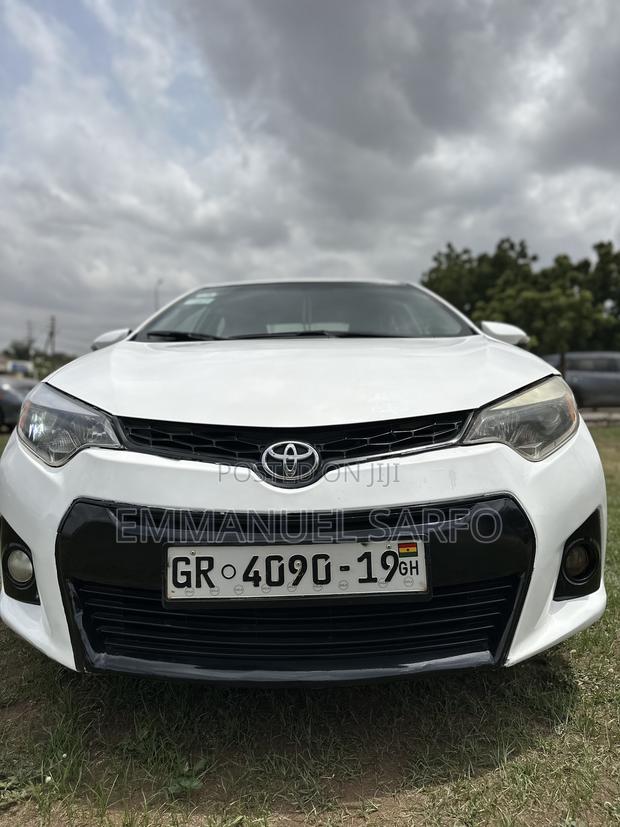 Toyota Corolla S 4dr Sedan (1.8L 4cyl CVT) 2015 White