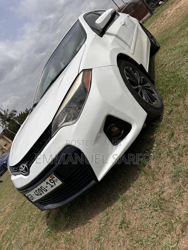 Toyota Corolla S 4dr Sedan (1.8L 4cyl CVT) 2015 White