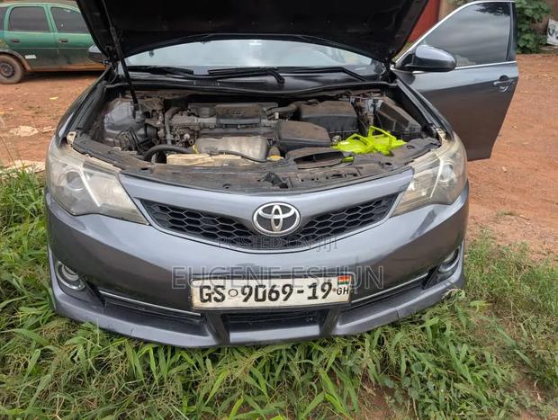 Toyota Camry 2014 Gray