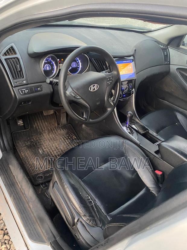 Hyundai Sonata Limited 2.0T Sedan (2.0L 4cyl 6A) 2012 Silver