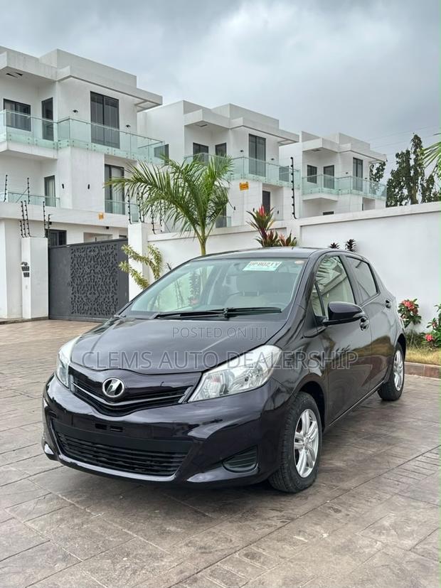 Toyota Vitz 2012 Black