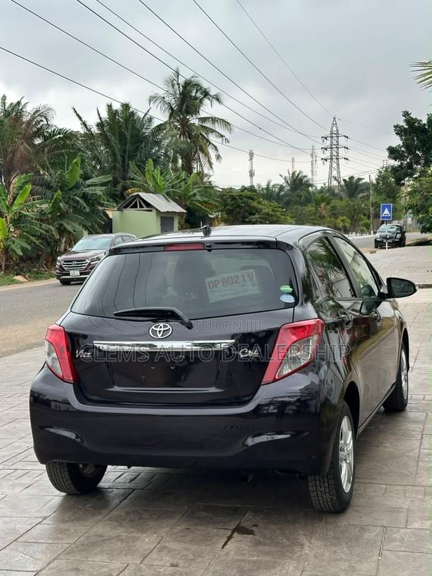 Toyota Vitz 2012 Black