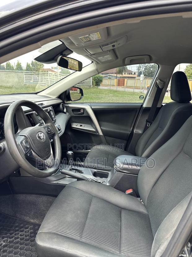 Toyota RAV4 LE 4dr SUV AWD (2.5L 4cyl 6A) 2018 Black