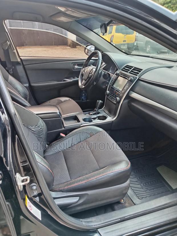 Toyota Camry SE 4dr Sedan (2.5L 4cyl 6A) 2016 Black