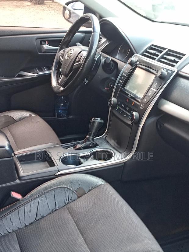 Toyota Camry SE 4dr Sedan (2.5L 4cyl 6A) 2016 Black