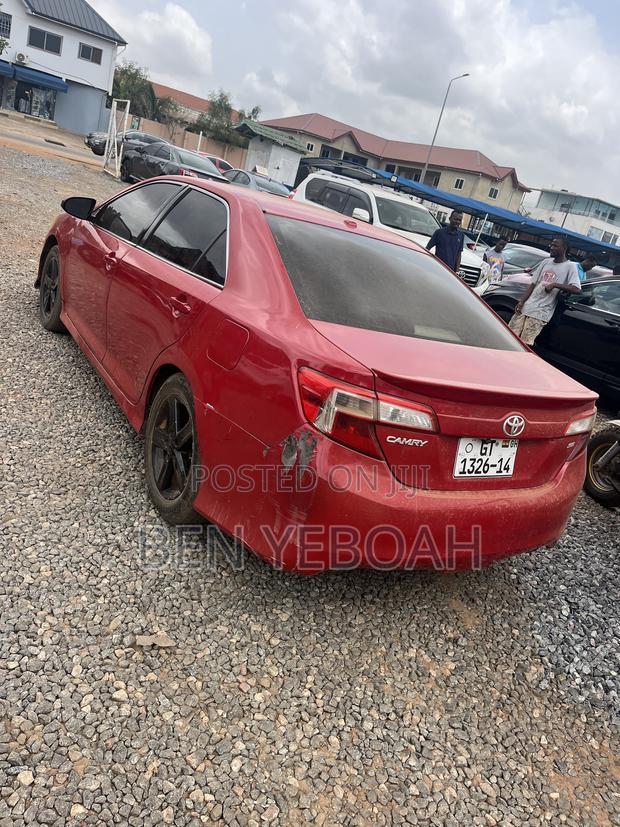 Toyota Camry SE 4dr Sedan (2.5L 4cyl 6A) 2013 Red