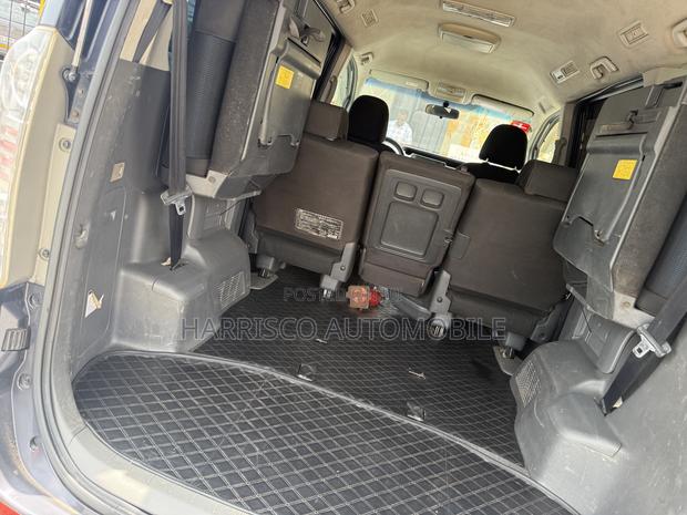 Toyota Voxy V 4WD 8-Seater 2013 Gray