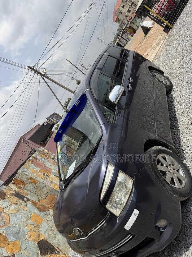 Toyota Voxy V 4WD 8-Seater 2013 Gray