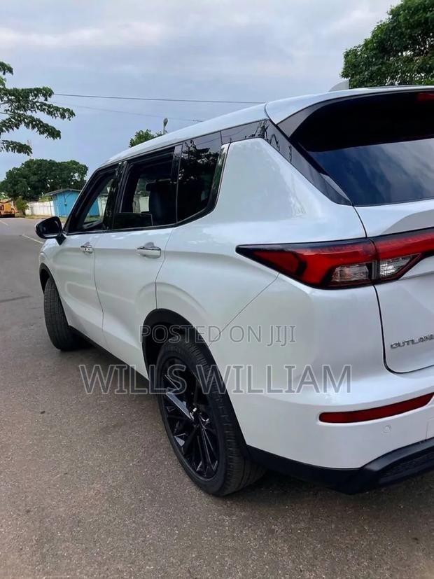 Mitsubishi Outlander SEL 2022 White