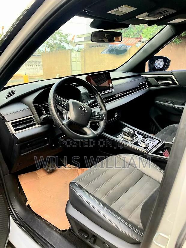 Mitsubishi Outlander SEL 2022 White