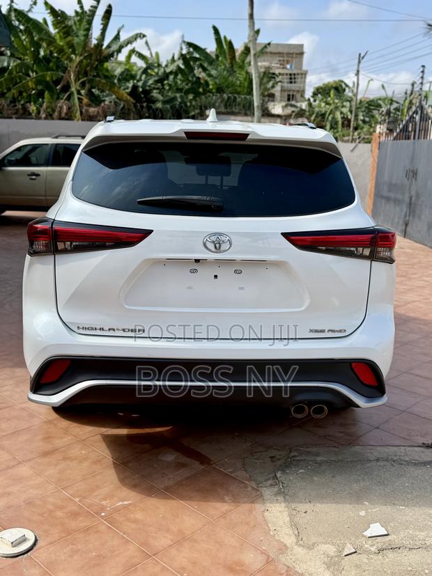 Toyota Highlander XSE 2021 White