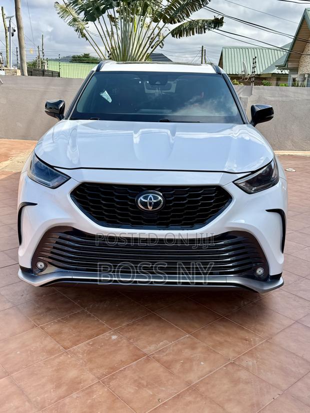 Toyota Highlander XSE 2021 White