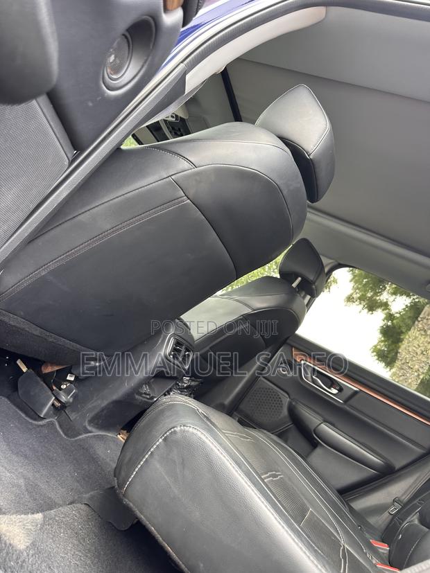 Honda CR-V Touring AWD 2019 Blue