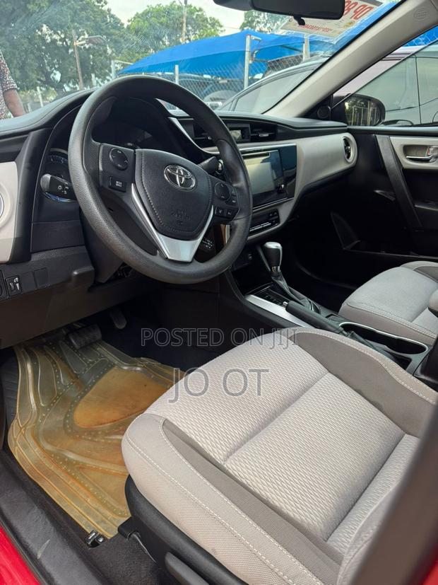 Toyota Corolla LE (1.8L 4cyl 2A) 2019 Red