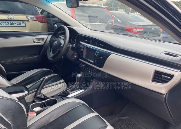 Toyota Corolla 2016 Black