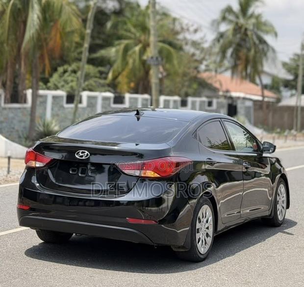 Hyundai Elantra SE Sedan FWD (1.8L 4cyl 6A) 2016 Black