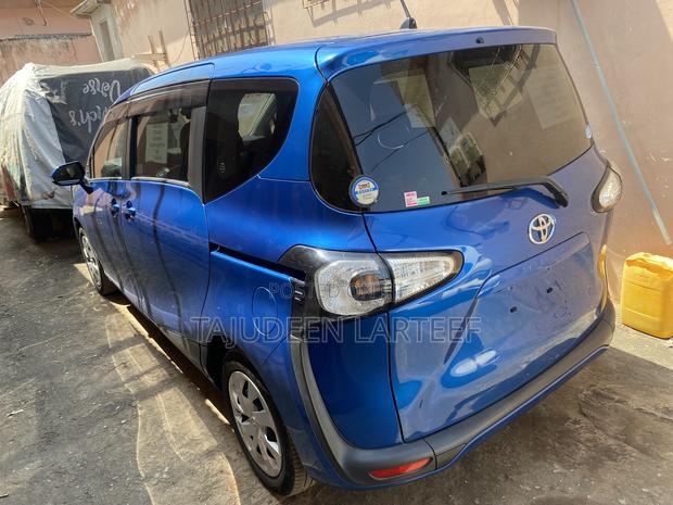 Toyota Sienta 1.5 FWD (6-seater) 2016 Blue
