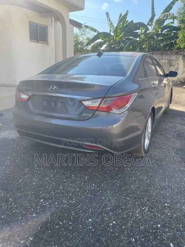 Hyundai Sonata SE 2.0T Sedan FWD (2.0L 4cyl 6A) 2012 Gray