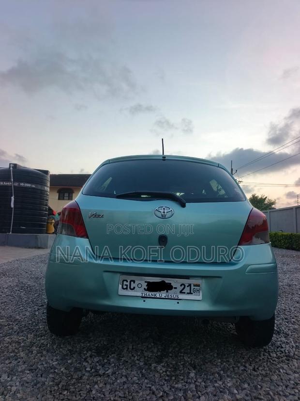 Toyota Vitz 2010 Blue