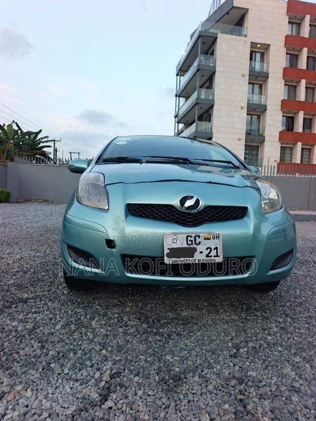Toyota Vitz 2010 Blue